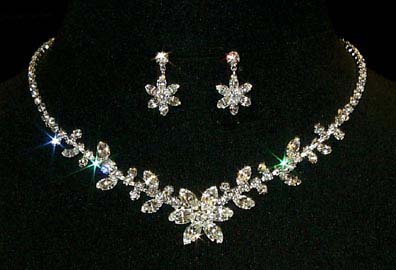 12869 Crystal Flower And Leaf Necklace Earring Set 12869 Crystal Flower And Leaf Necklace Earring Set